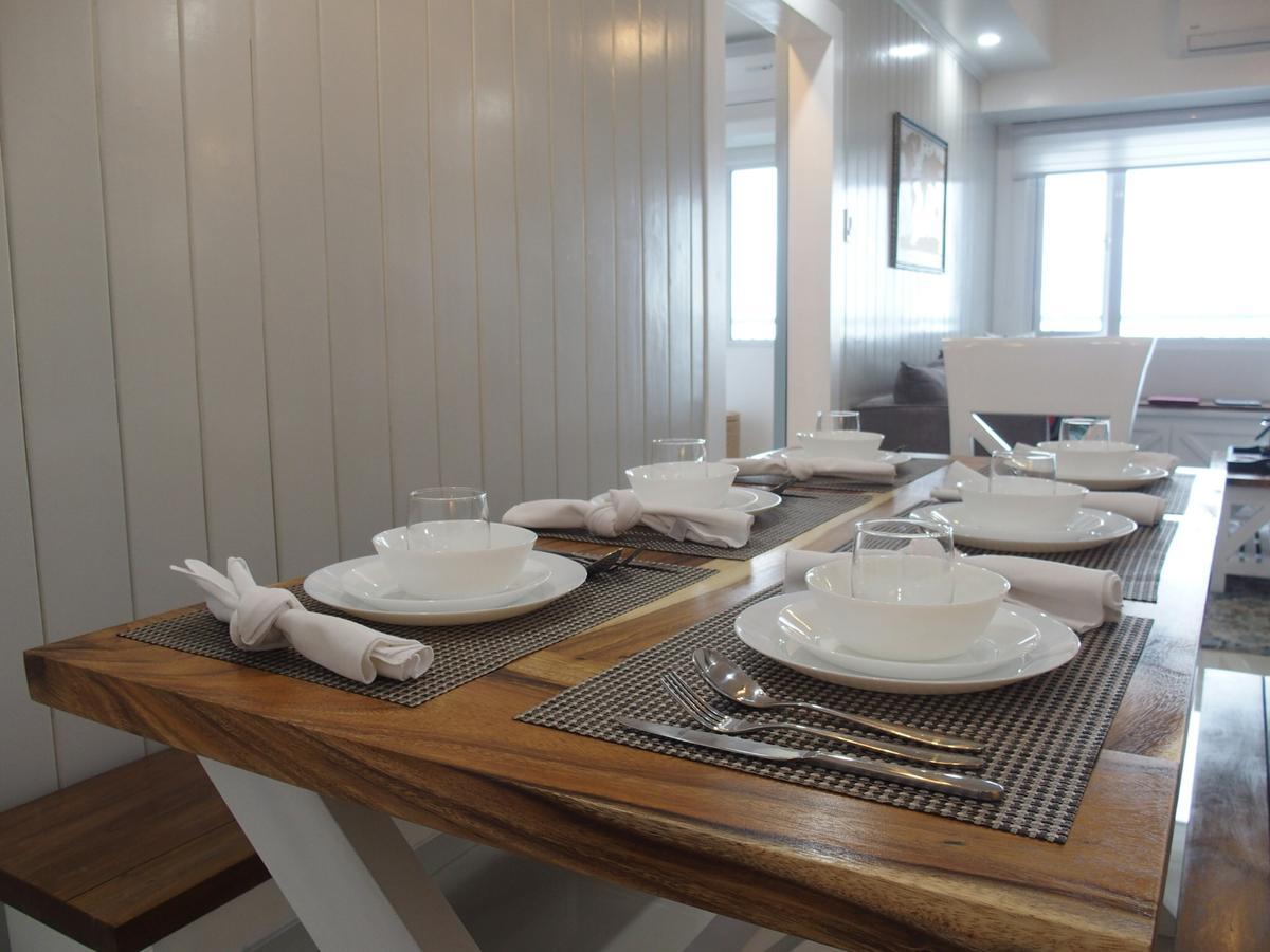 Cozy Family Suite With Stunning View Of Taal Tagaytay City Buitenkant foto